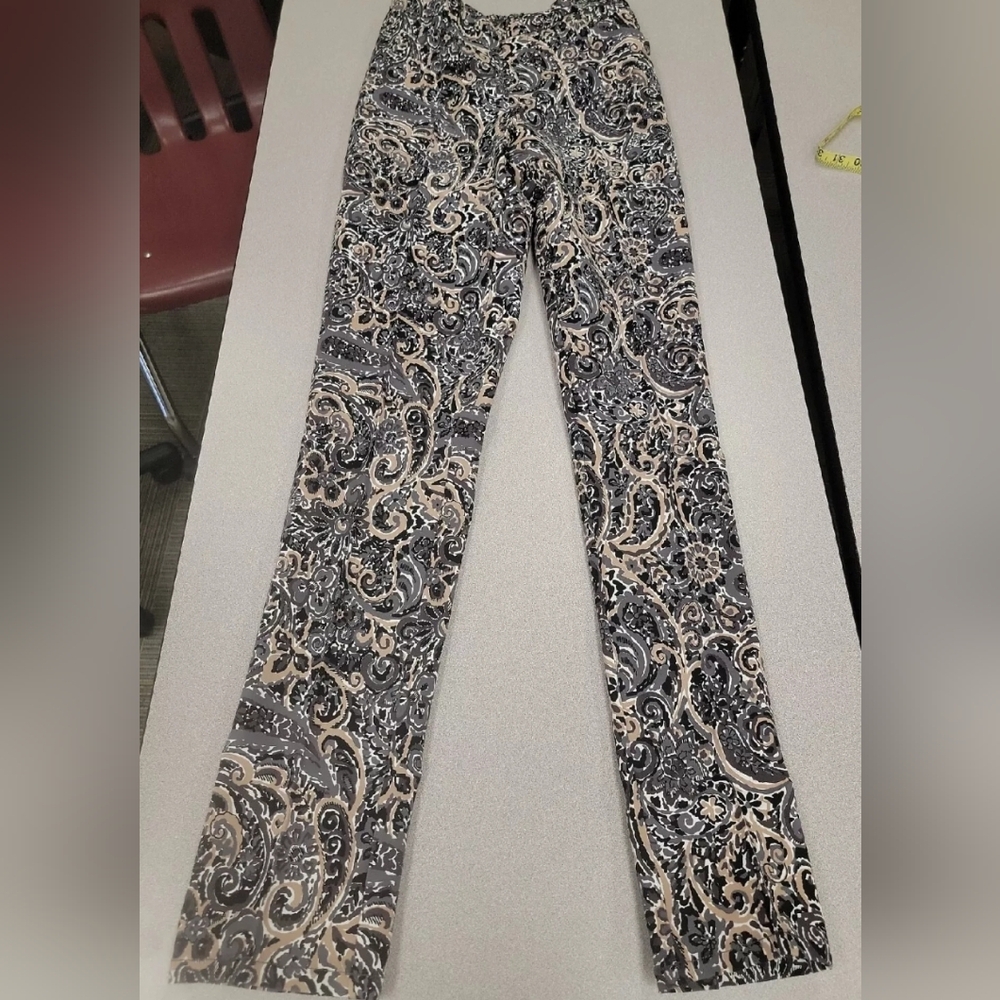 New In Bag Women's Isaac Mizrahi Paisley Pants sz 2 tall so cute!
